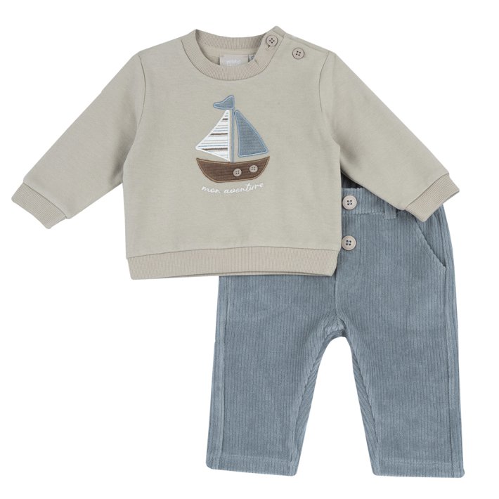 Conjunto de sudadera y pantalones