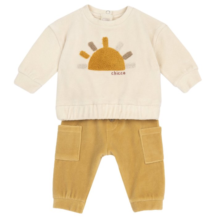 Completo maglia con pantaloni
