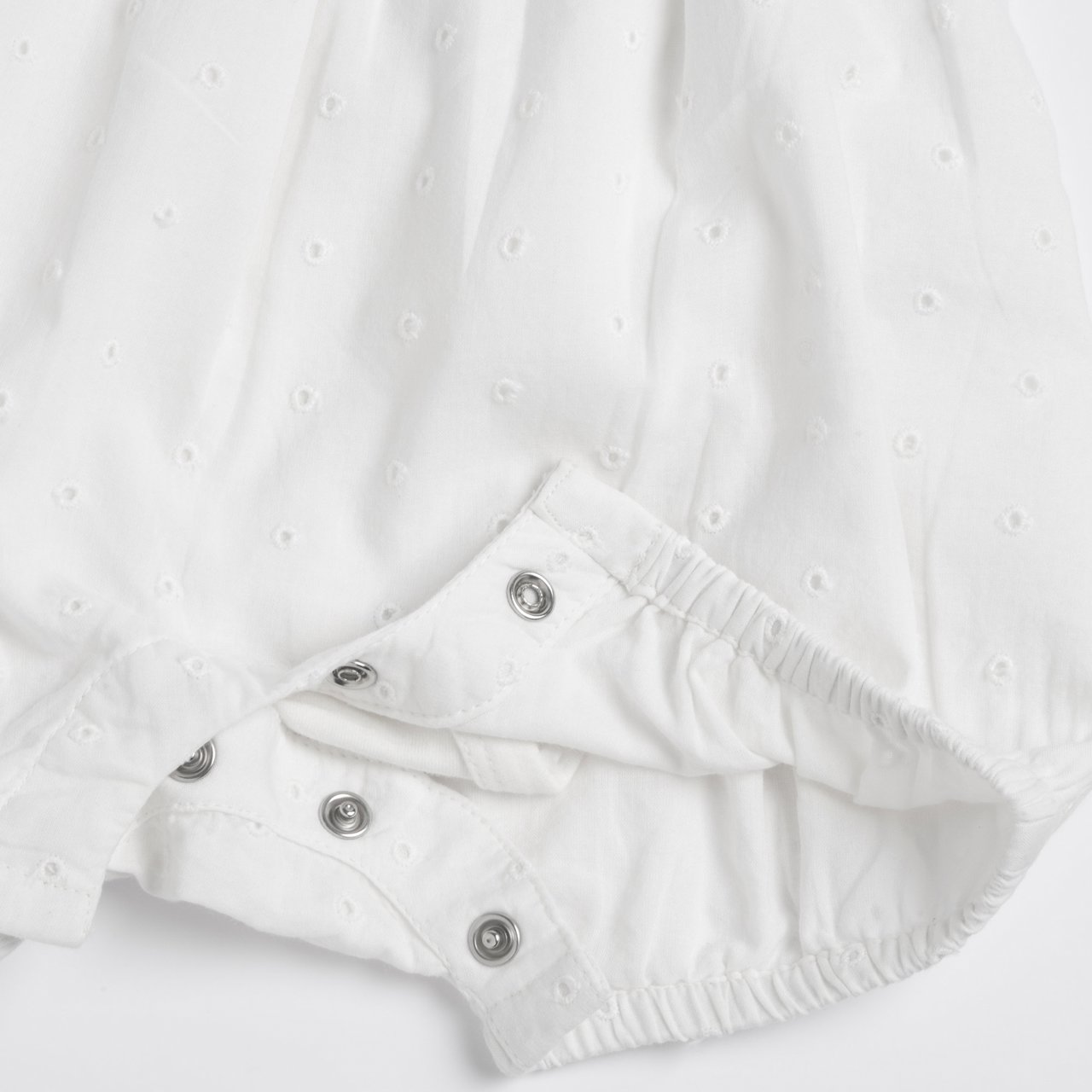 Conjunto de body bordado y peto corto Chicco - 2