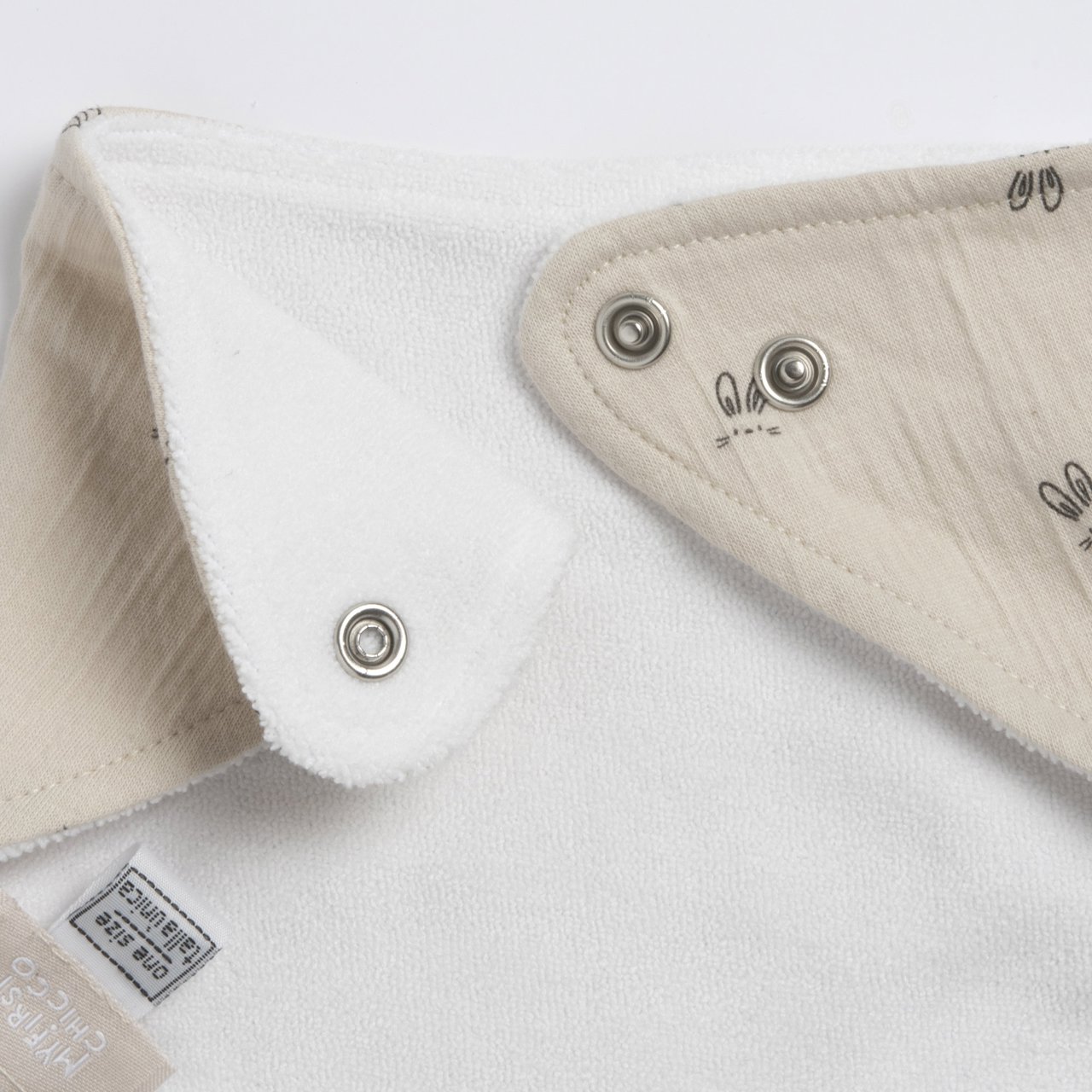 Bavaglino triangolare fantasia Chicco - 2