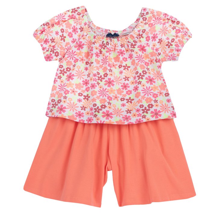 Conjunto de camiseta de flores y pantalones cortos 