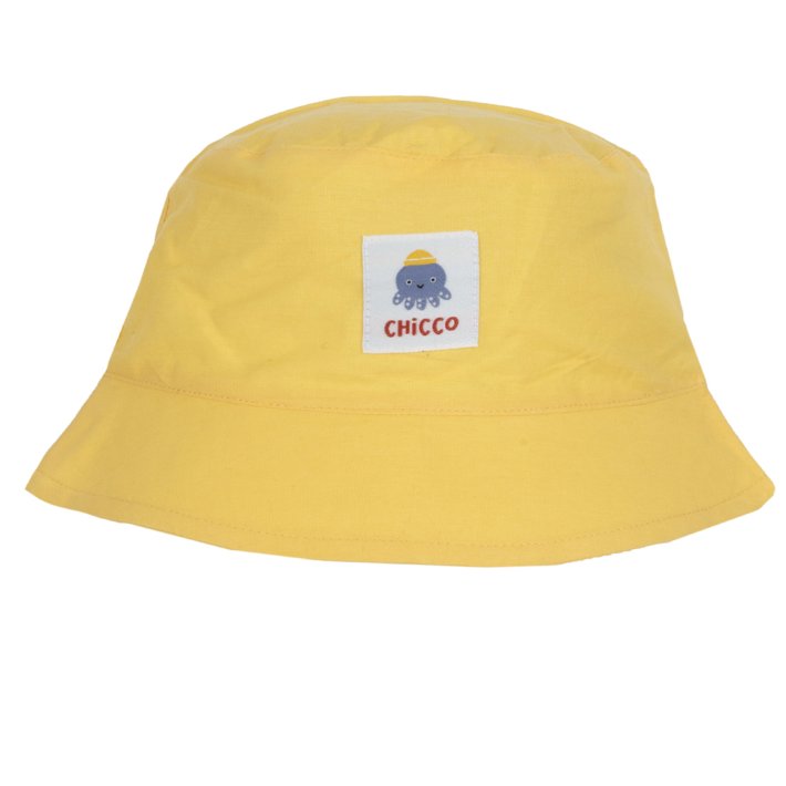 Chapéu amarelo com etiqueta de polvo