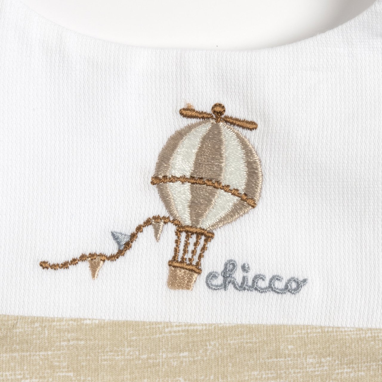 Bavaglino con ricamo Chicco - 2