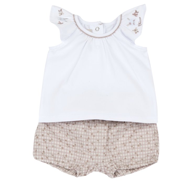 Completo maglietta e pantaloni corti