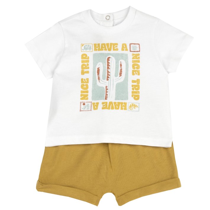 Conjunto camiseta y pantalones cortos