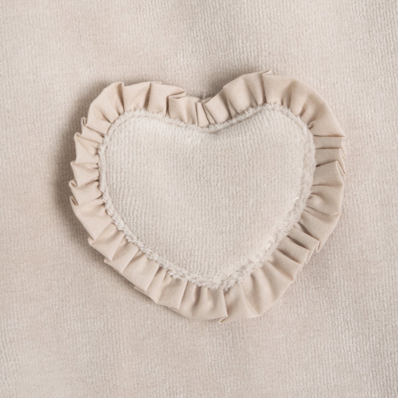 Pelele Beige con Corazones Chicco - 3
