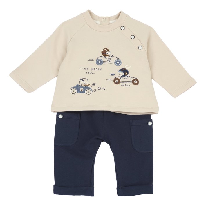 Completo maglia e pantaloni 