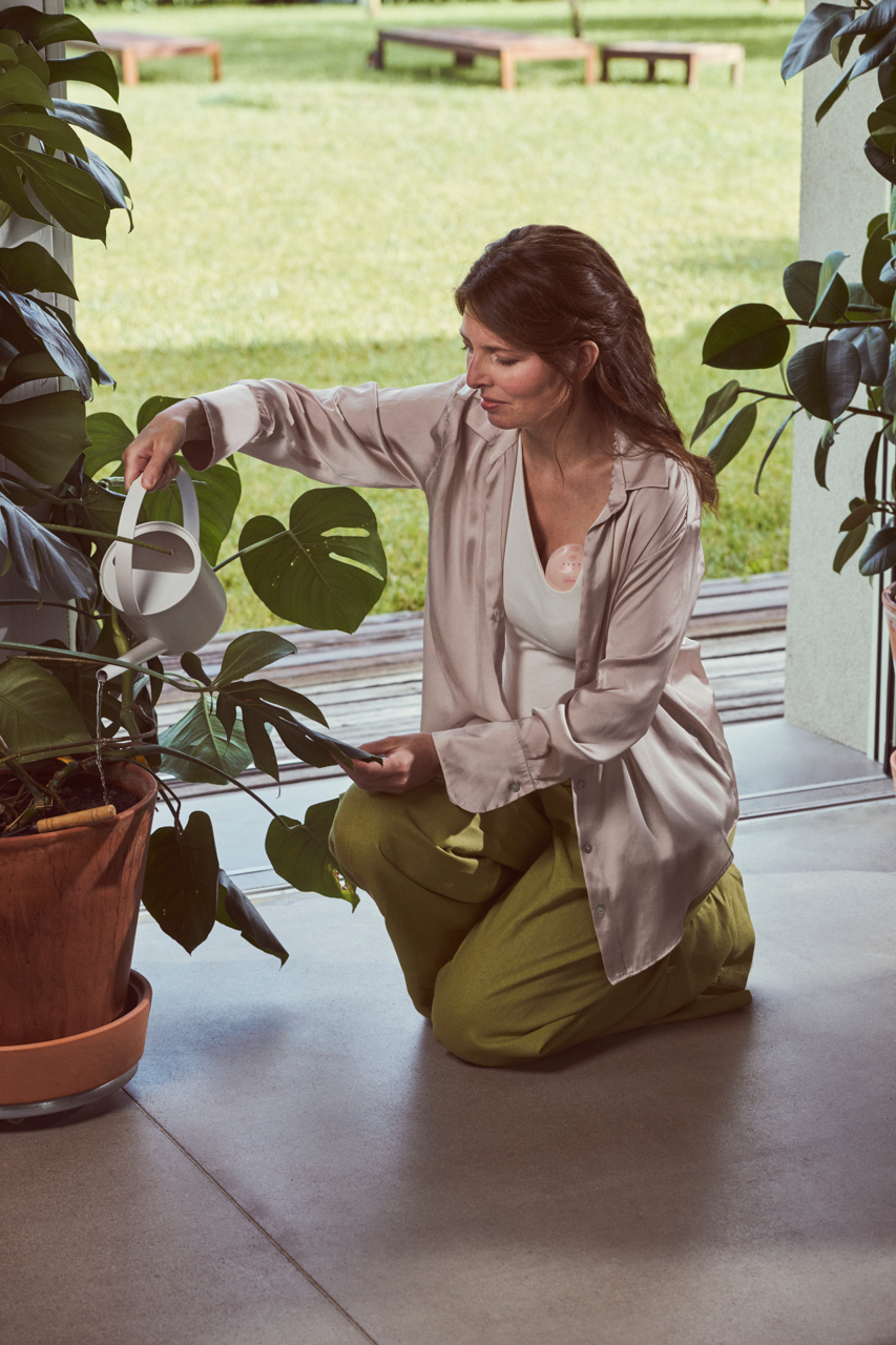 TEKLİ GİYİLEBİLİR G&Ouml;Ğ&Uuml;S POMPASI null - 15