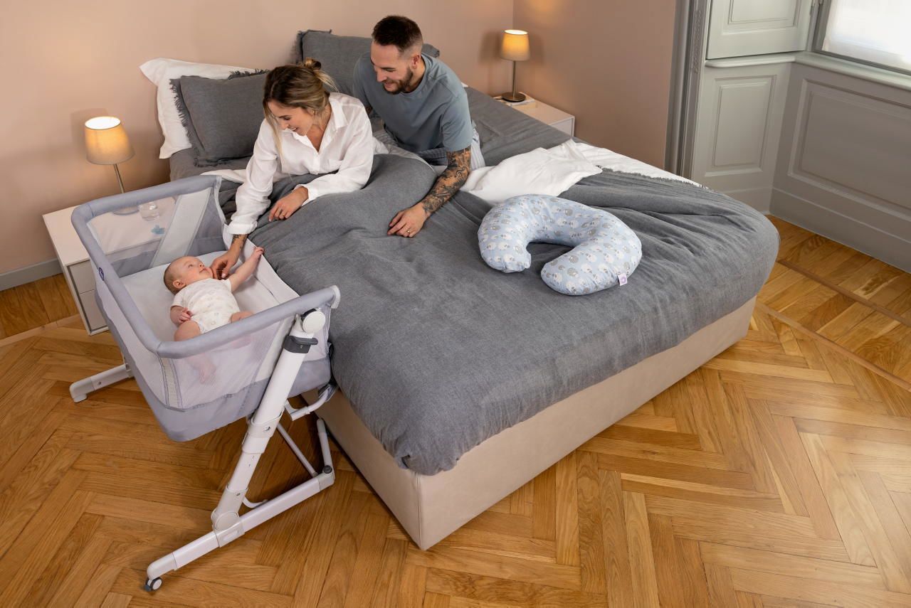 Chicco Next2Me Pop Up Co-Sleeper Crib – DeWaldens Pram Centre