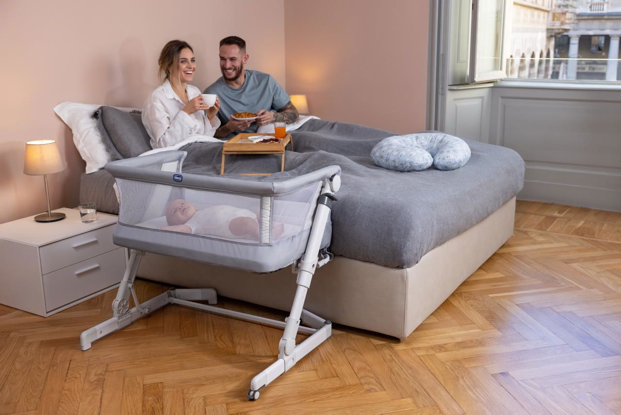 Chicco Next 2 Me Bedside Crib